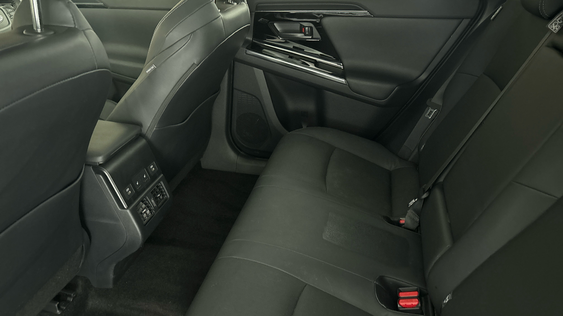 4058256 150kW Touring 71.4kWh 5dr Auto AWD