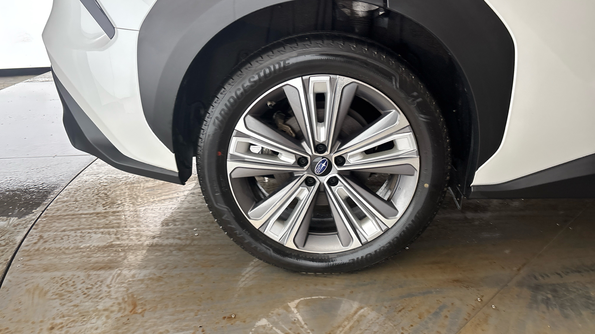 4058256 150kW Touring 71.4kWh 5dr Auto AWD