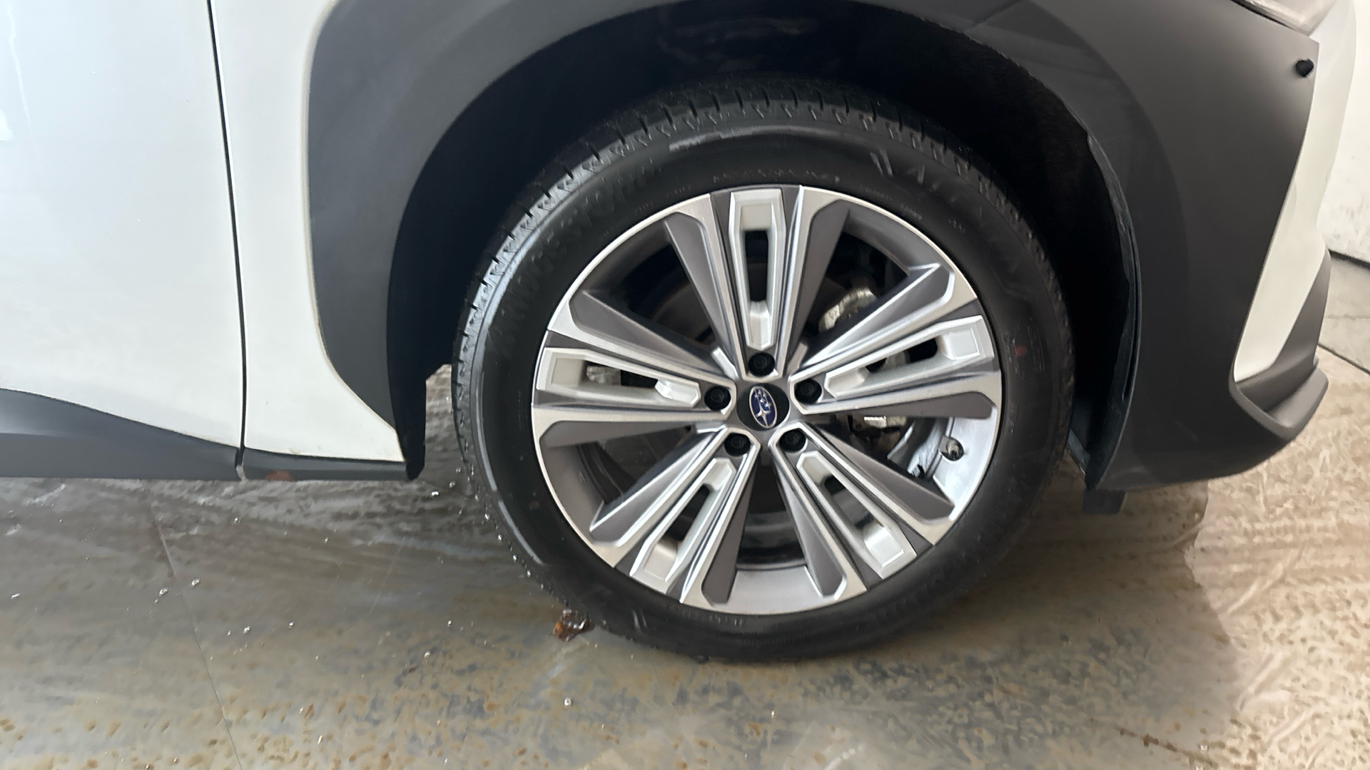 4058256 150kW Touring 71.4kWh 5dr Auto AWD