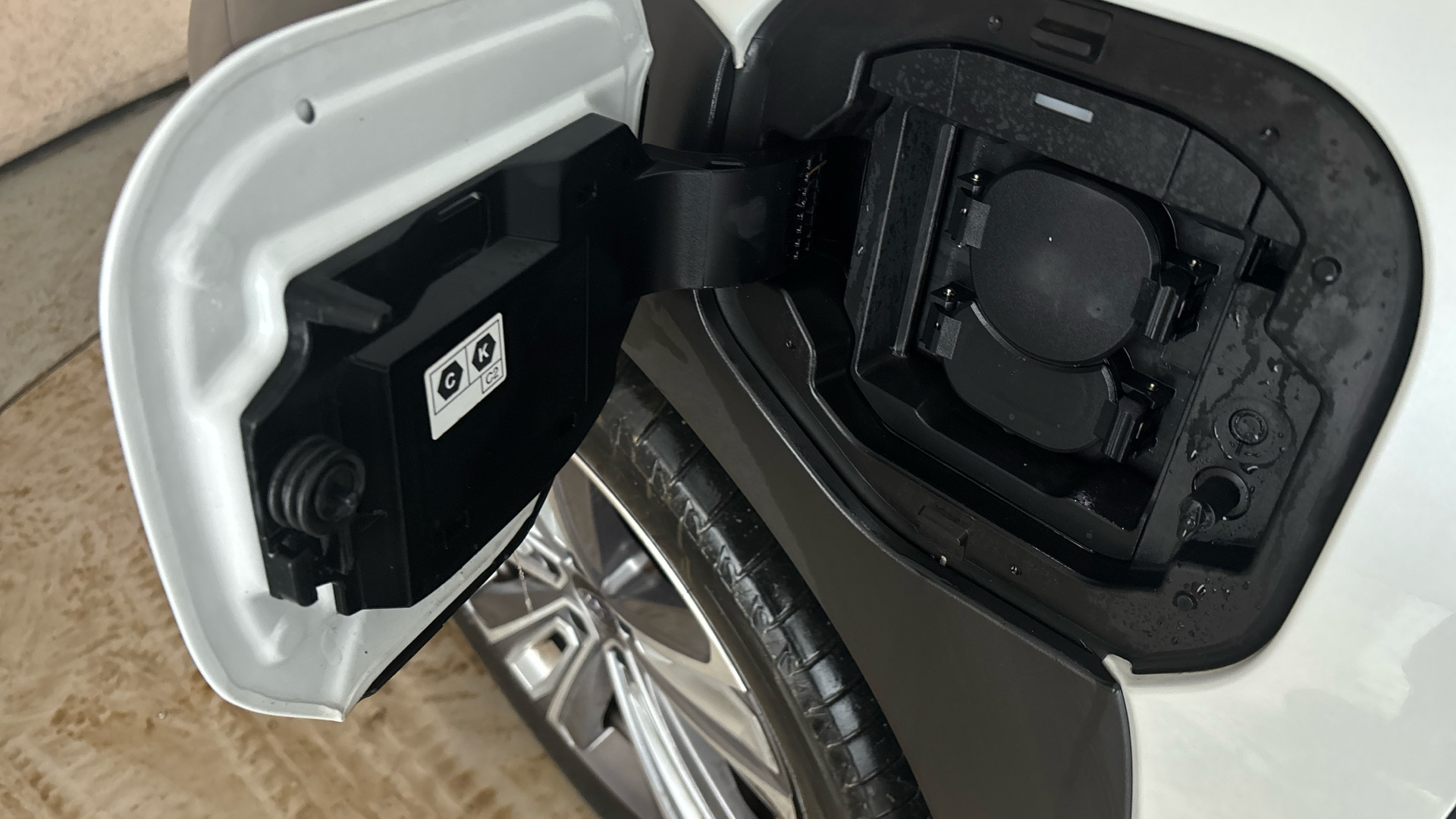 4058256 150kW Touring 71.4kWh 5dr Auto AWD