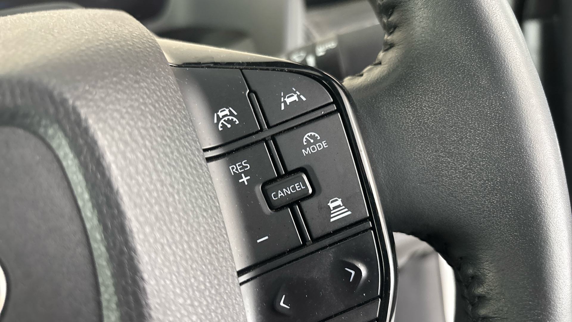 4058256 150kW Touring 71.4kWh 5dr Auto AWD