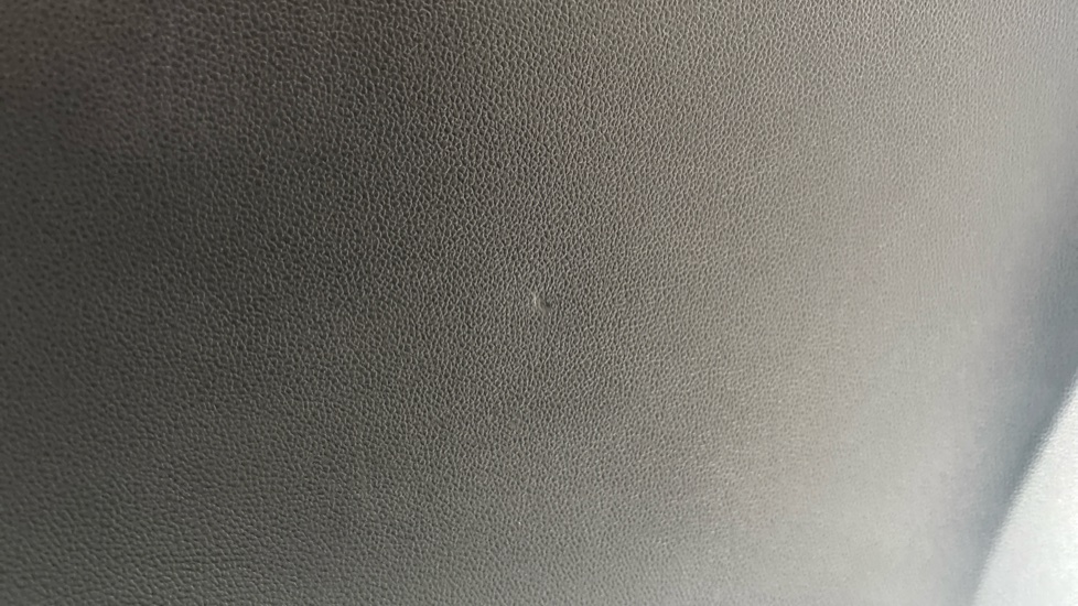 MG MG4 scuff
