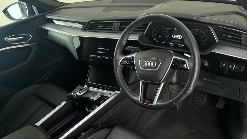 AUDI E-TRON Image 9