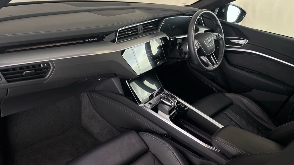 AUDI E-TRON Image 10