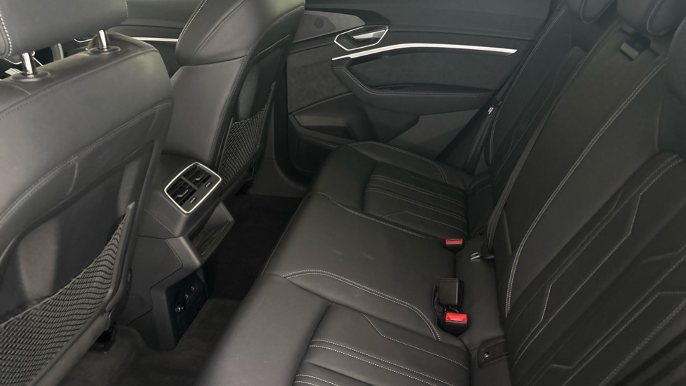 AUDI E-TRON Image 14