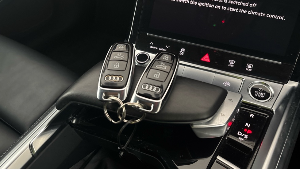 AUDI E-TRON 2 keys