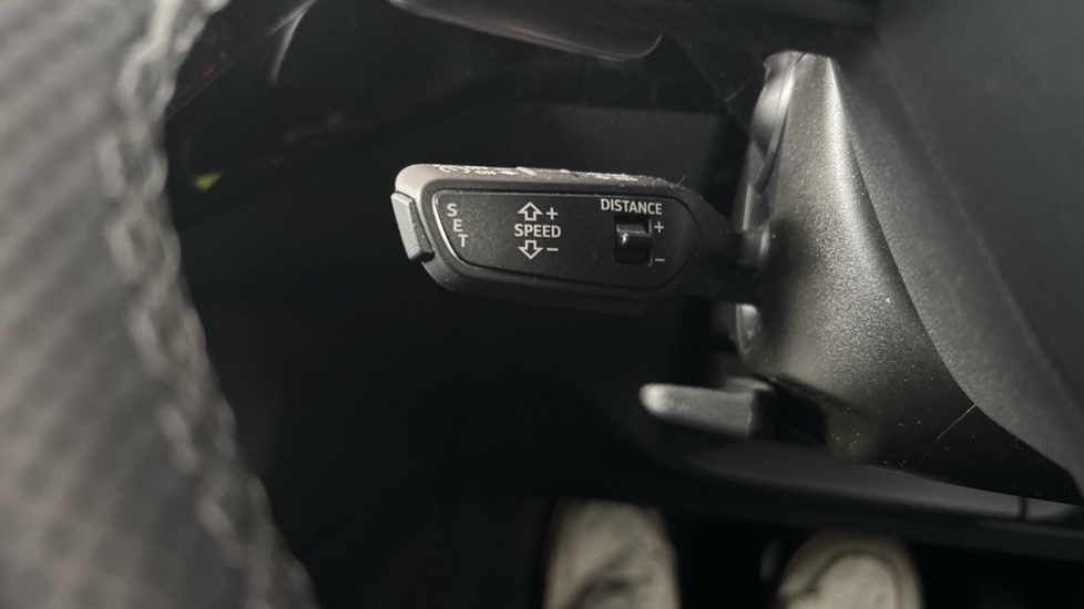 AUDI E-TRON cruise control