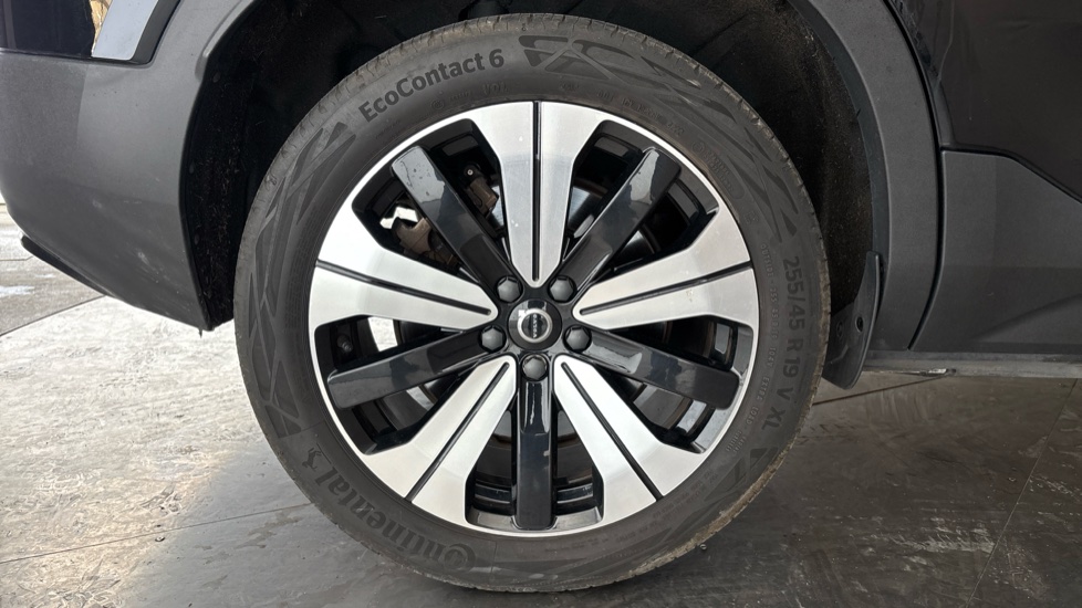 VOLVO C40 Image 19
