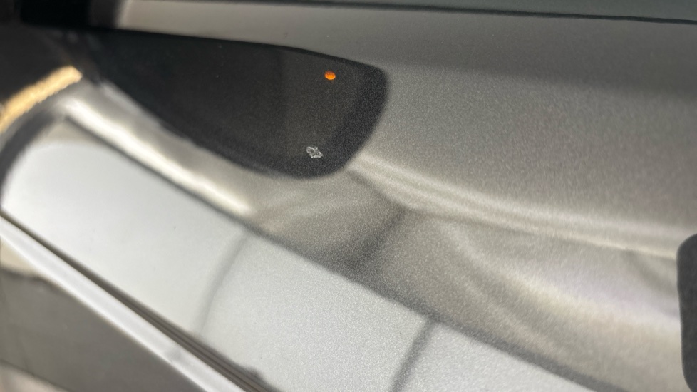 LAND ROVER RANGE ROVER SPORT Chips and scratches