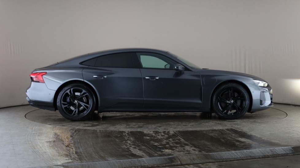 AUDI E-TRON GT Image 6