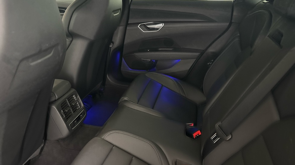 AUDI E-TRON GT Image 14