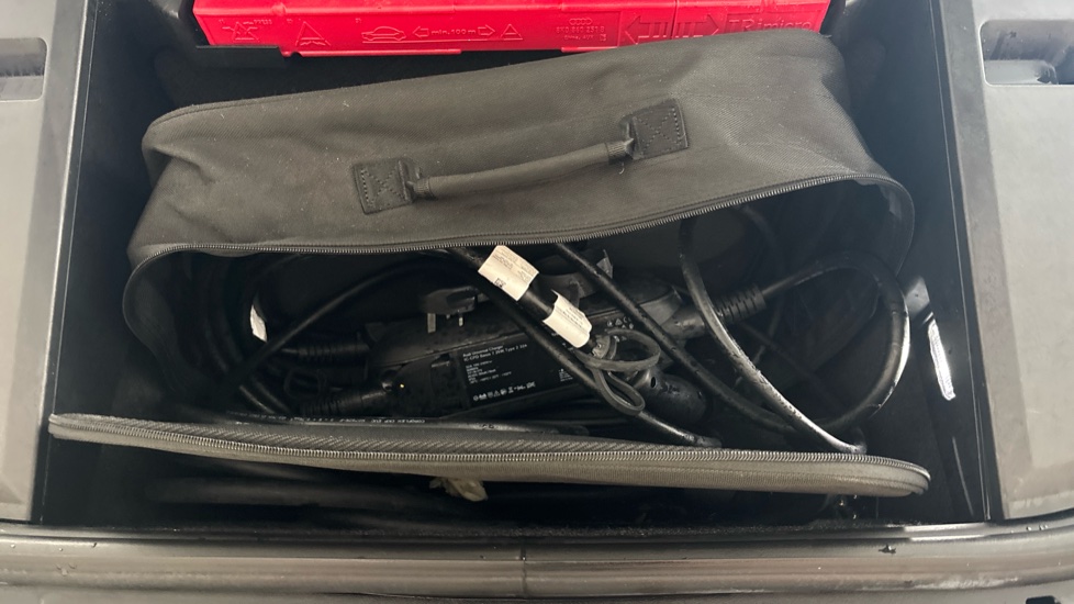 AUDI E-TRON GT Image 22