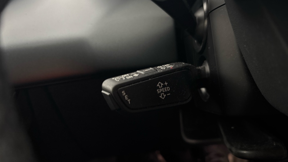 AUDI E-TRON GT cruise control