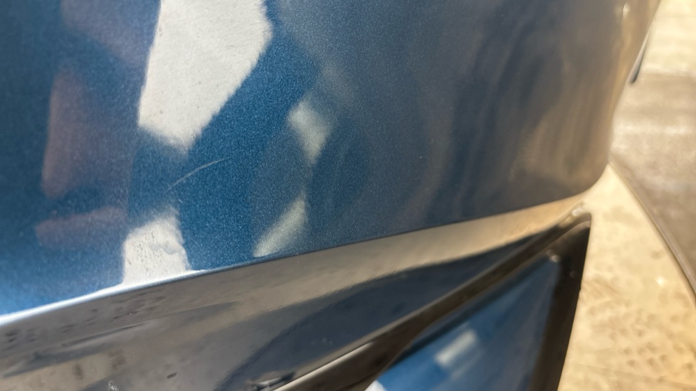 VOLKSWAGEN ID.7 scratches and imperfections