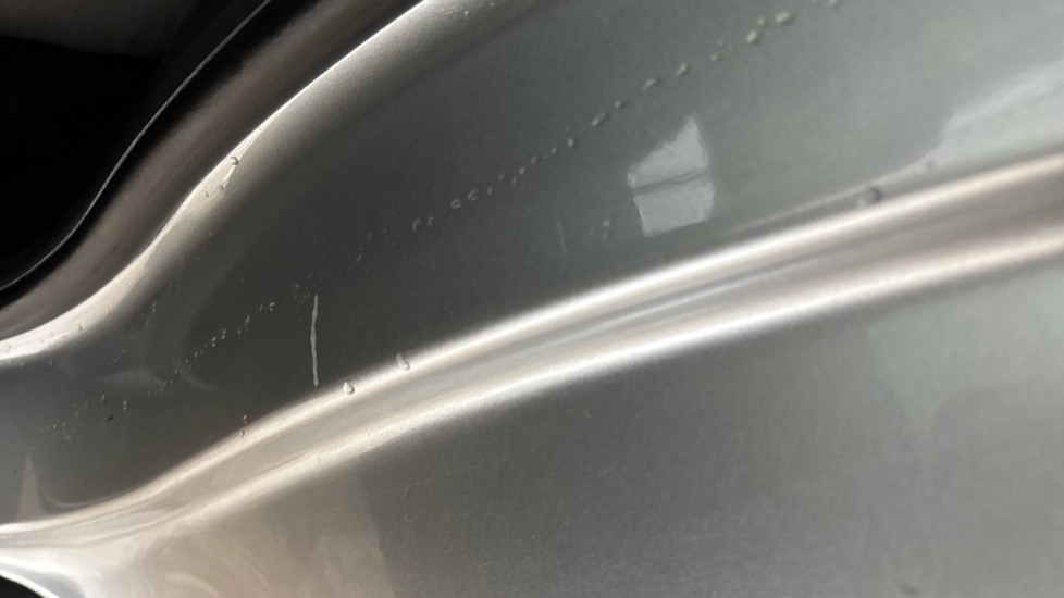 MG ZS dent
