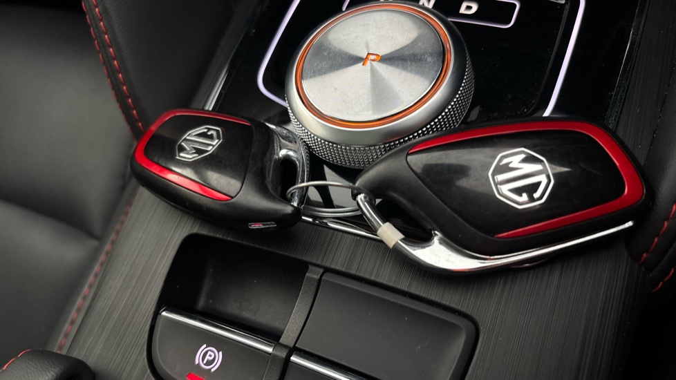 MG ZS 2 keys
