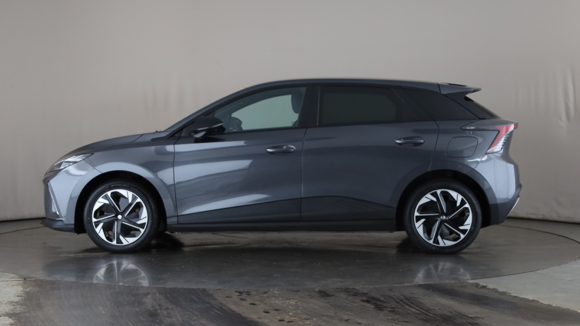 150kW Trophy EV Long Range 64kWh 5dr Auto