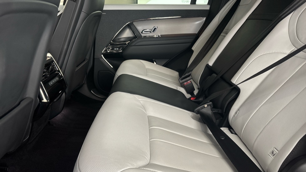 LAND ROVER RANGE ROVER SPORT Image 14