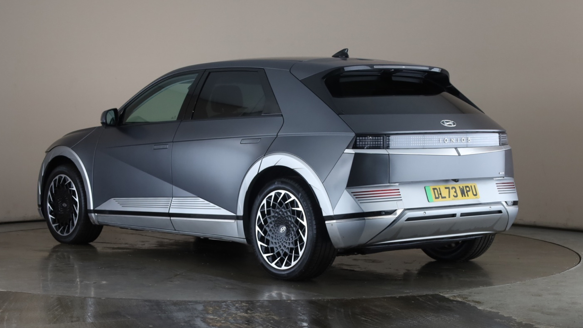 4027764 239kW Ultimate 77 kWh 5dr AWD Auto