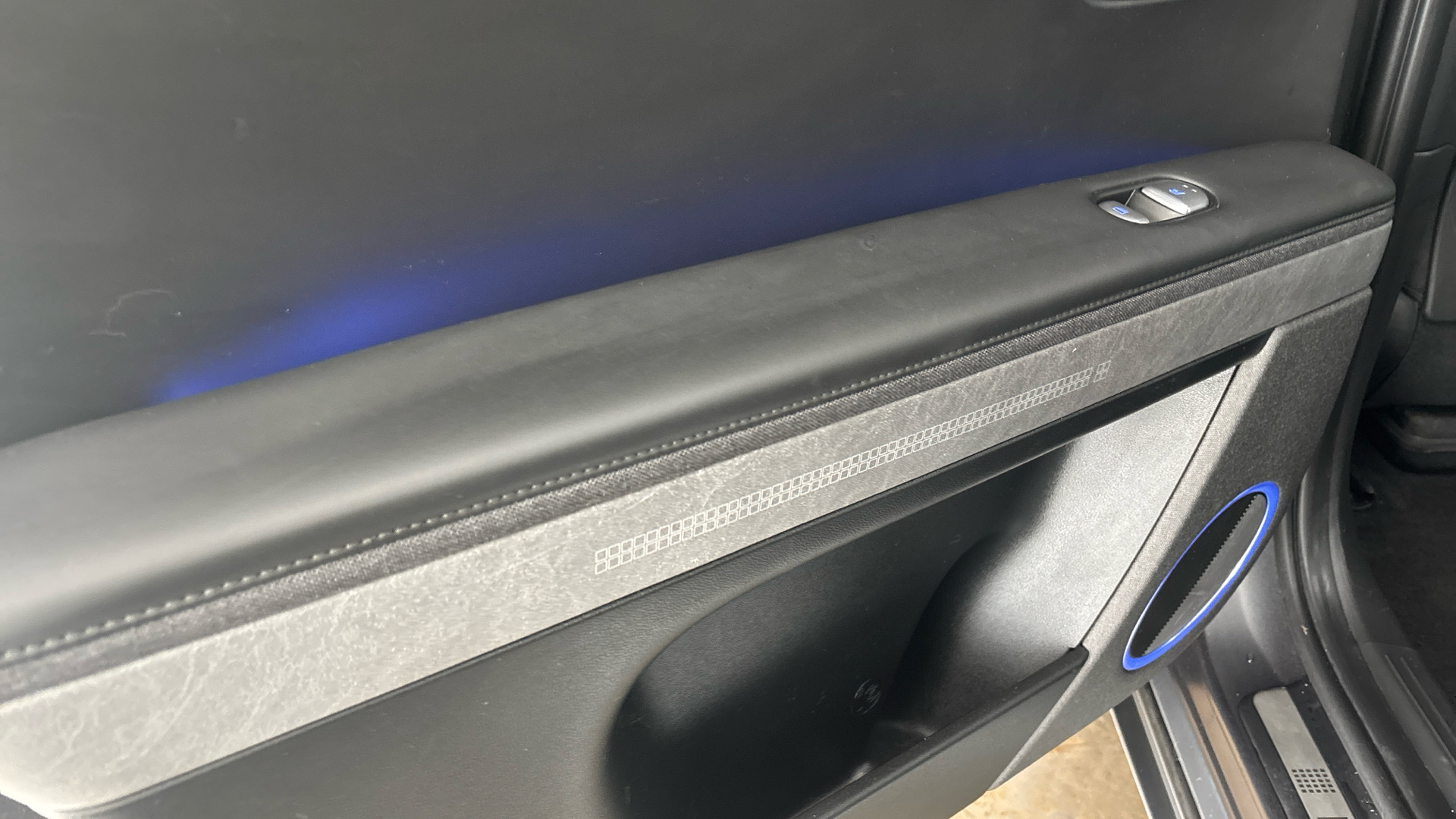 4027764 239kW Ultimate 77 kWh 5dr AWD Auto