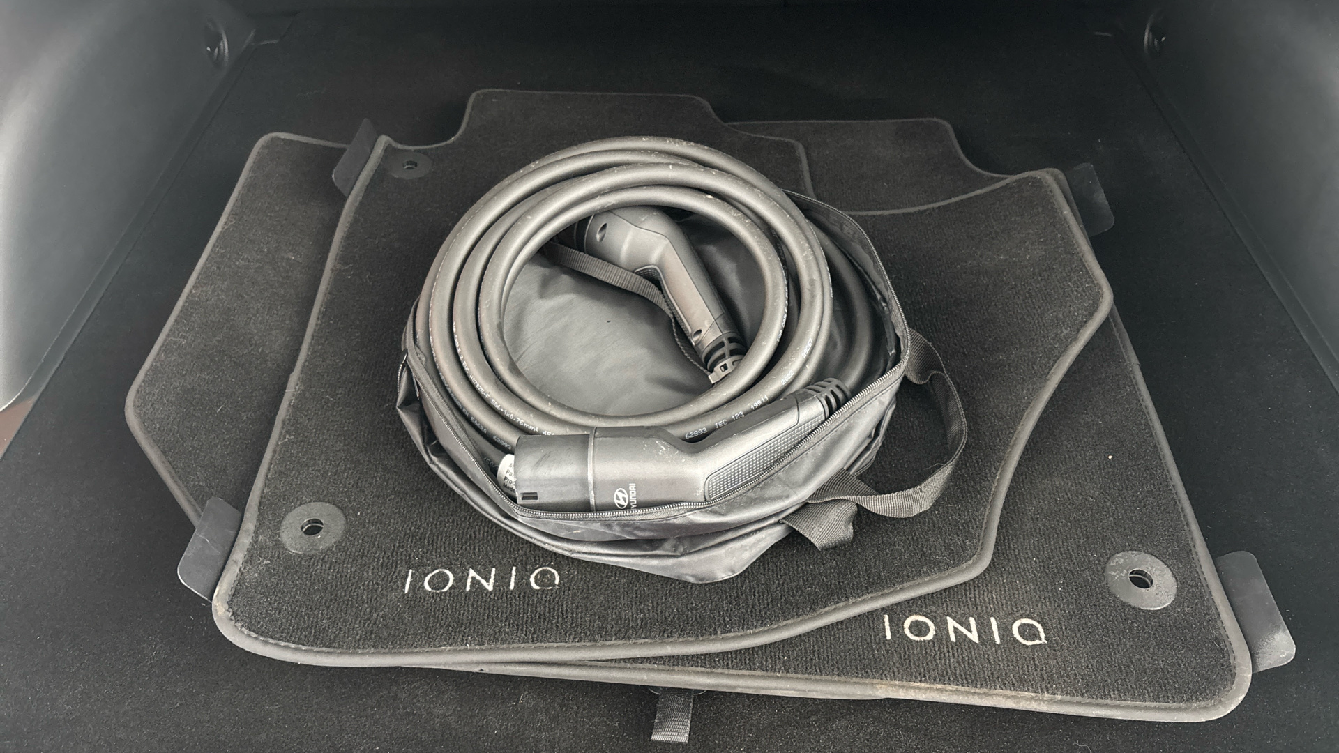 4027764 239kW Ultimate 77 kWh 5dr AWD Auto