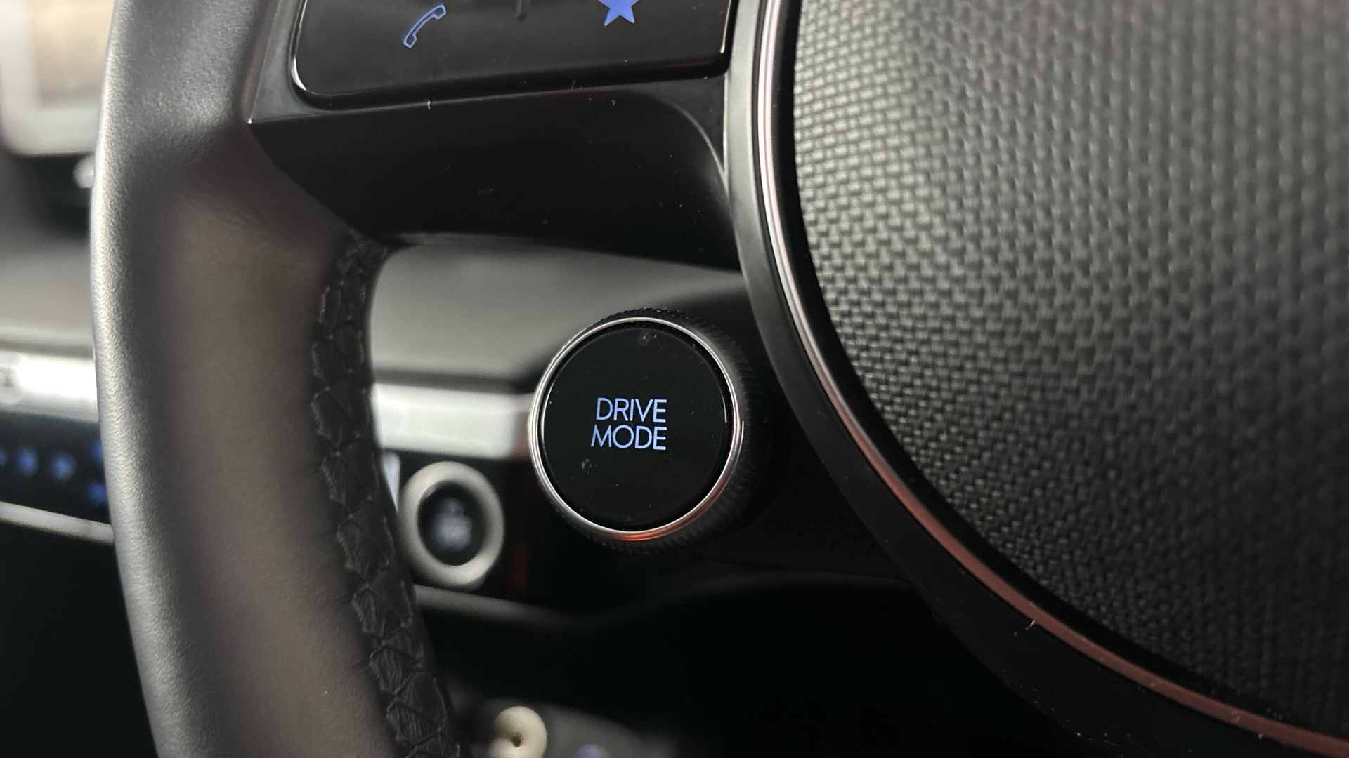 4027764 239kW Ultimate 77 kWh 5dr AWD Auto