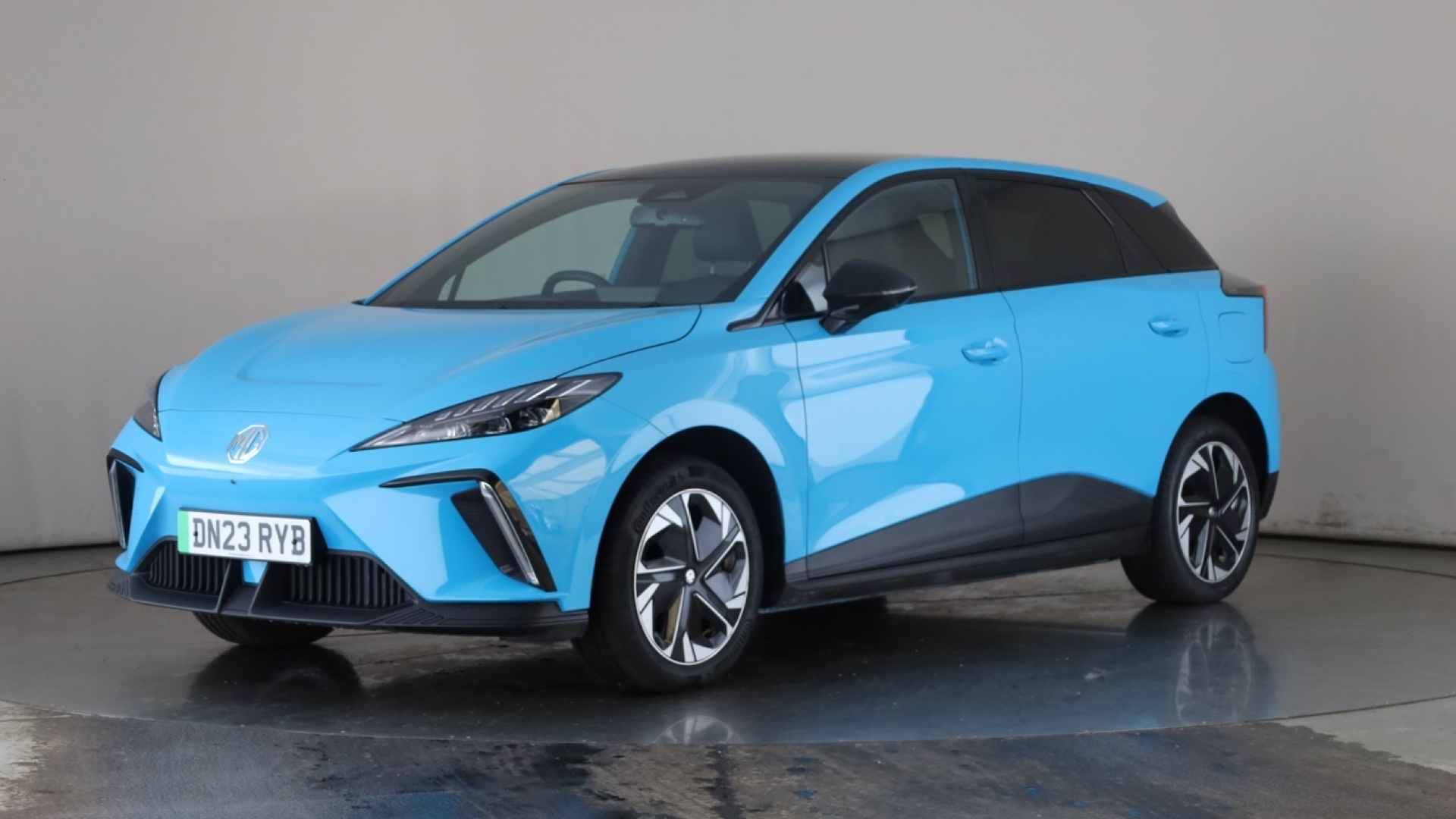 150kW Trophy EV Long Range 64kWh 5dr Auto