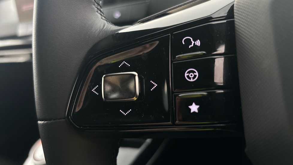 MG MG4 cruise control