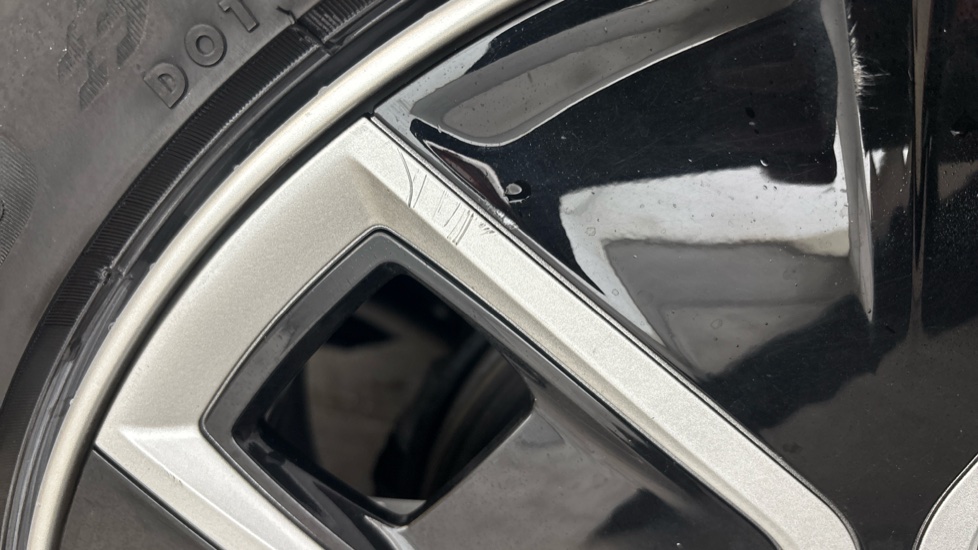 MG MG4 Scratches