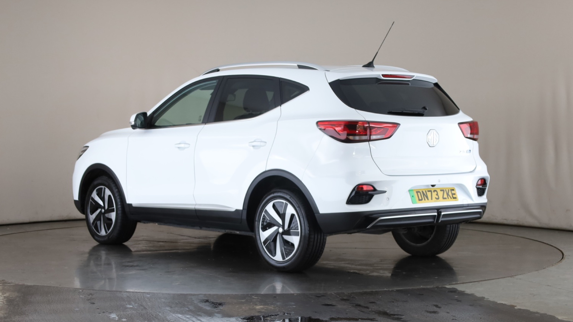 115kW Trophy EV Long Range 73kWh 5dr Auto