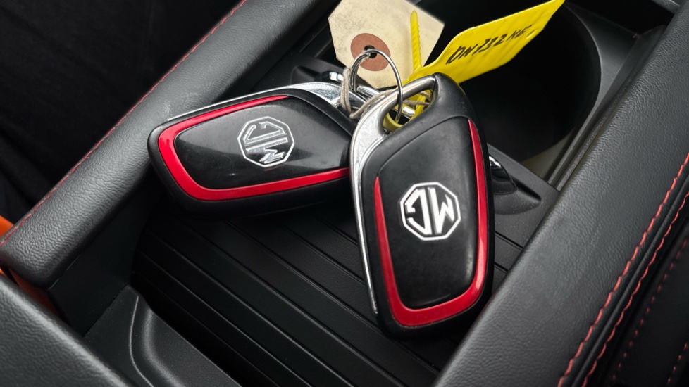 MG ZS 2 keys