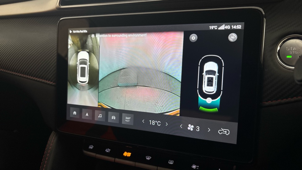 MG ZS reverse camera