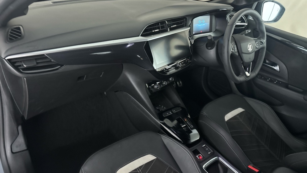 VAUXHALL CORSA Image 10