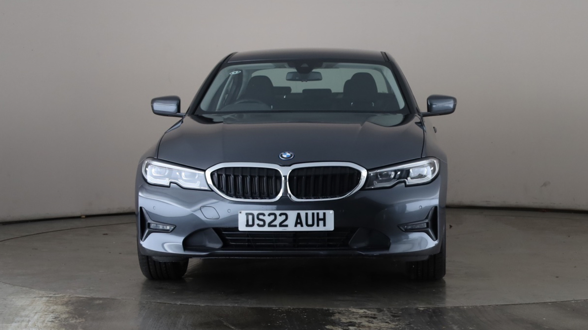 4020839 330e SE Pro 4dr Step Auto