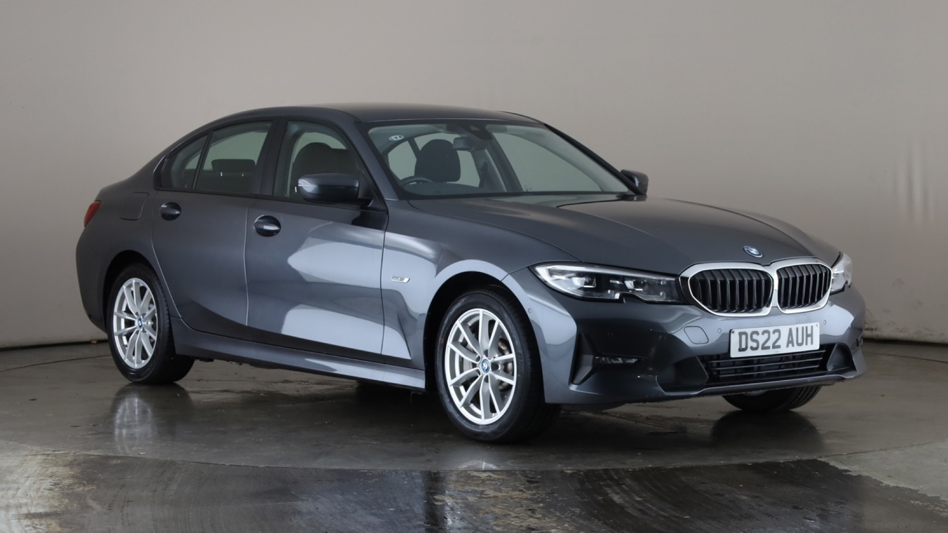 4020839 330e SE Pro 4dr Step Auto