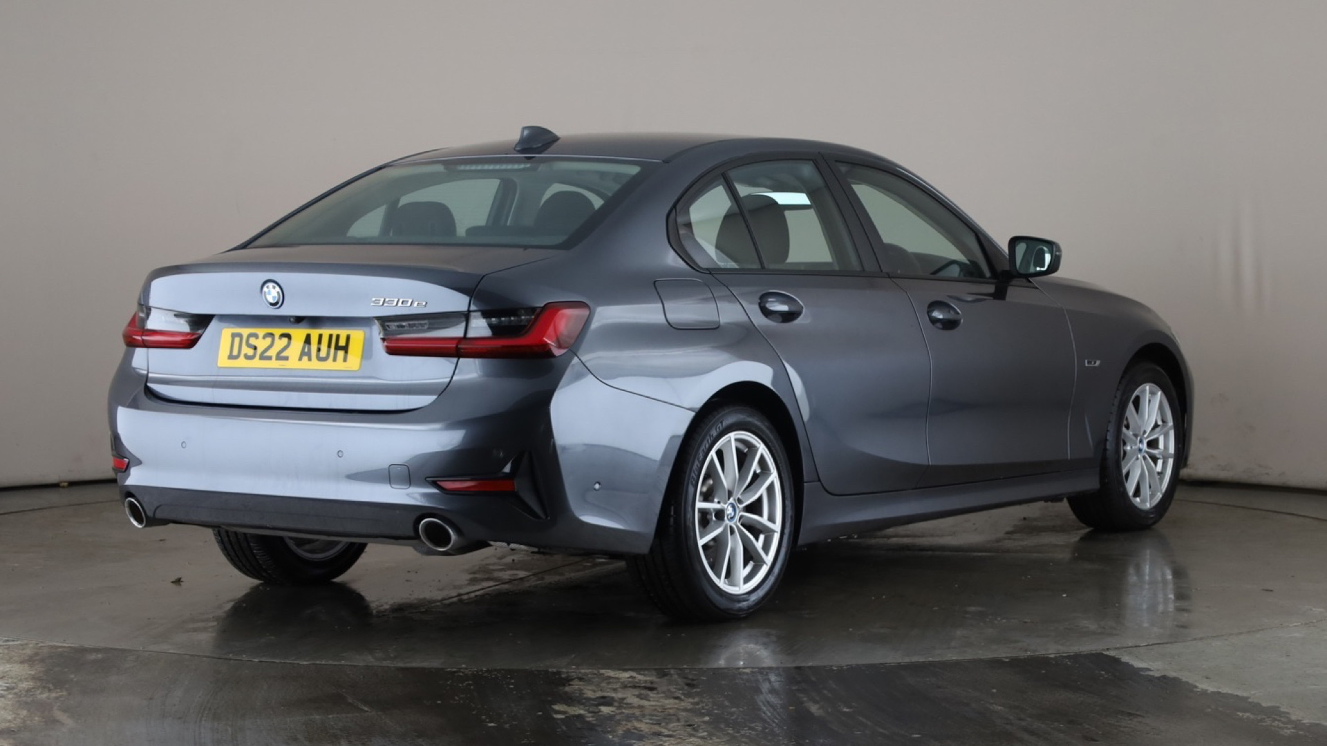 4020839 330e SE Pro 4dr Step Auto