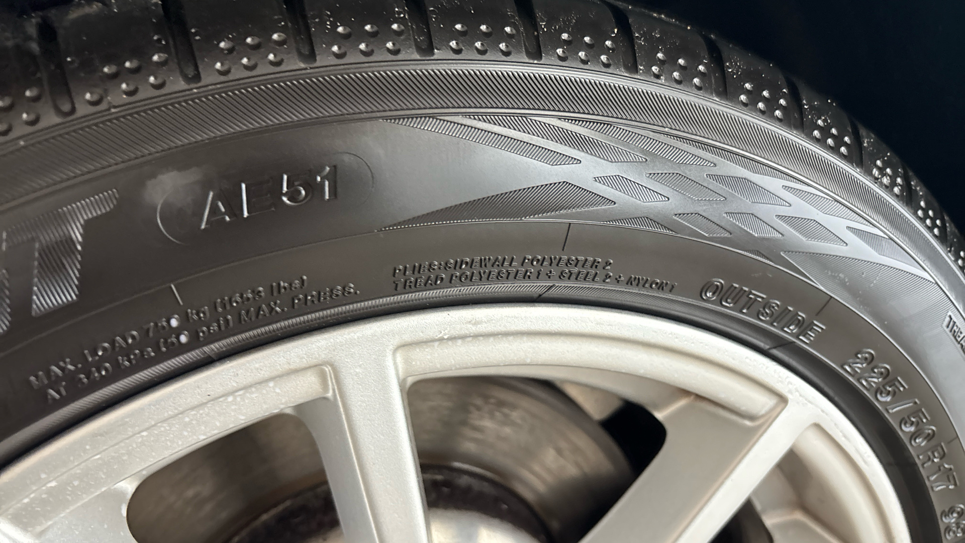 4020839 330e SE Pro 4dr Step Auto