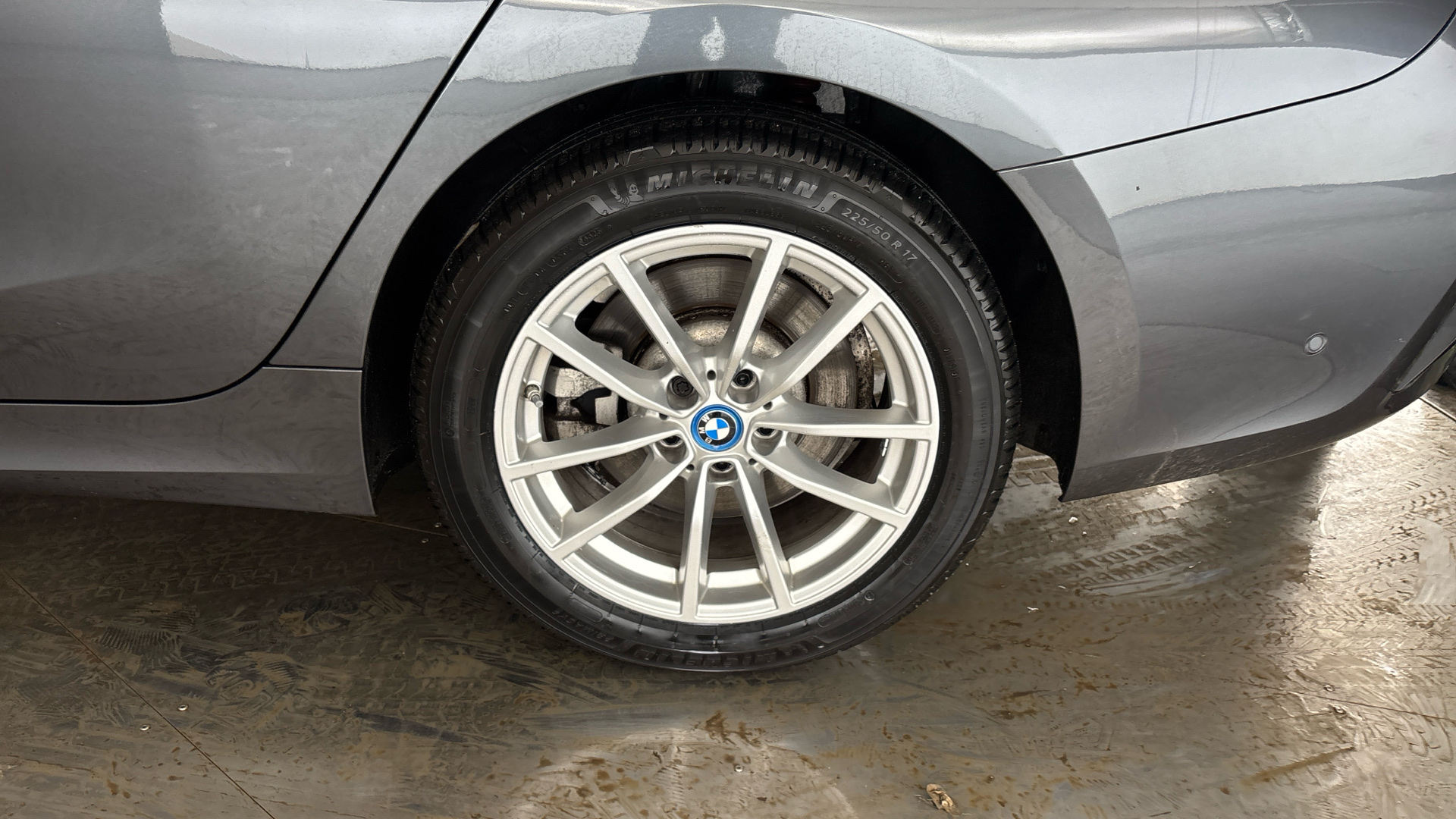 4020839 330e SE Pro 4dr Step Auto