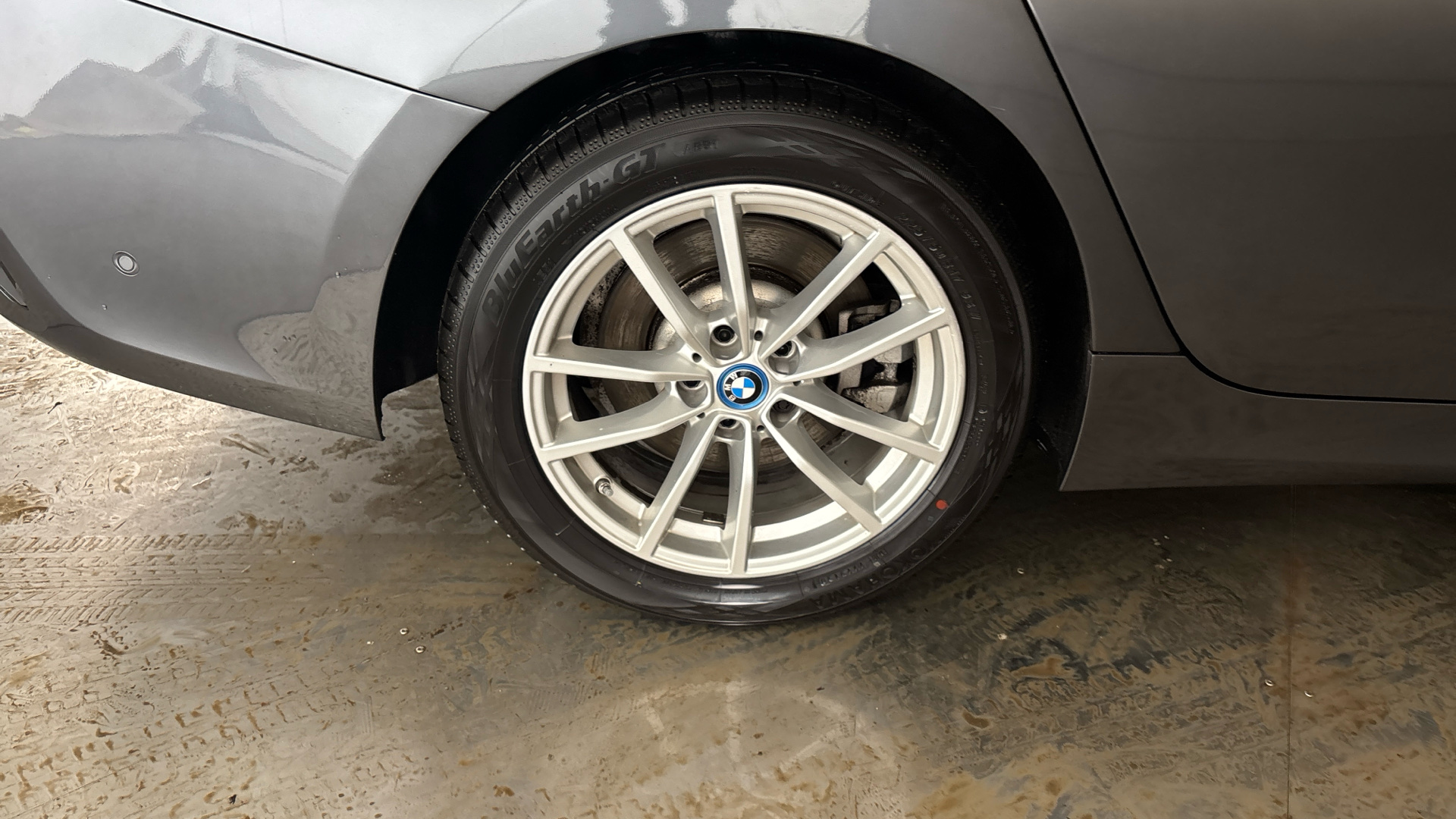 4020839 330e SE Pro 4dr Step Auto