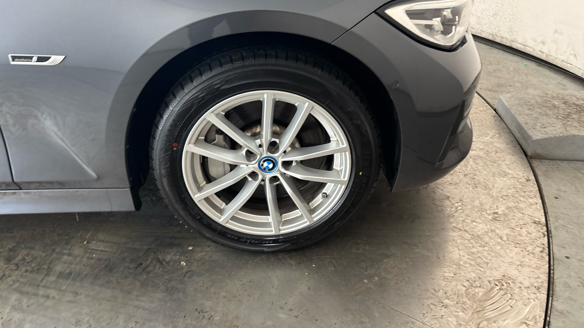 4020839 330e SE Pro 4dr Step Auto