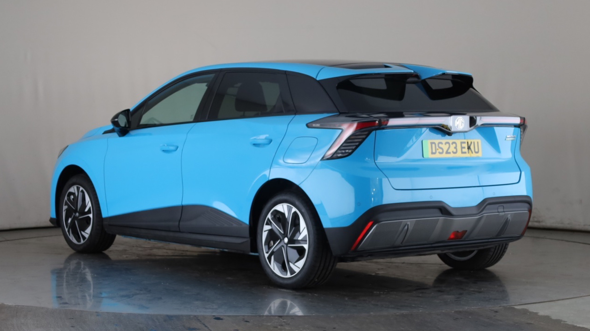 150kW Trophy EV Long Range 64kWh 5dr Auto