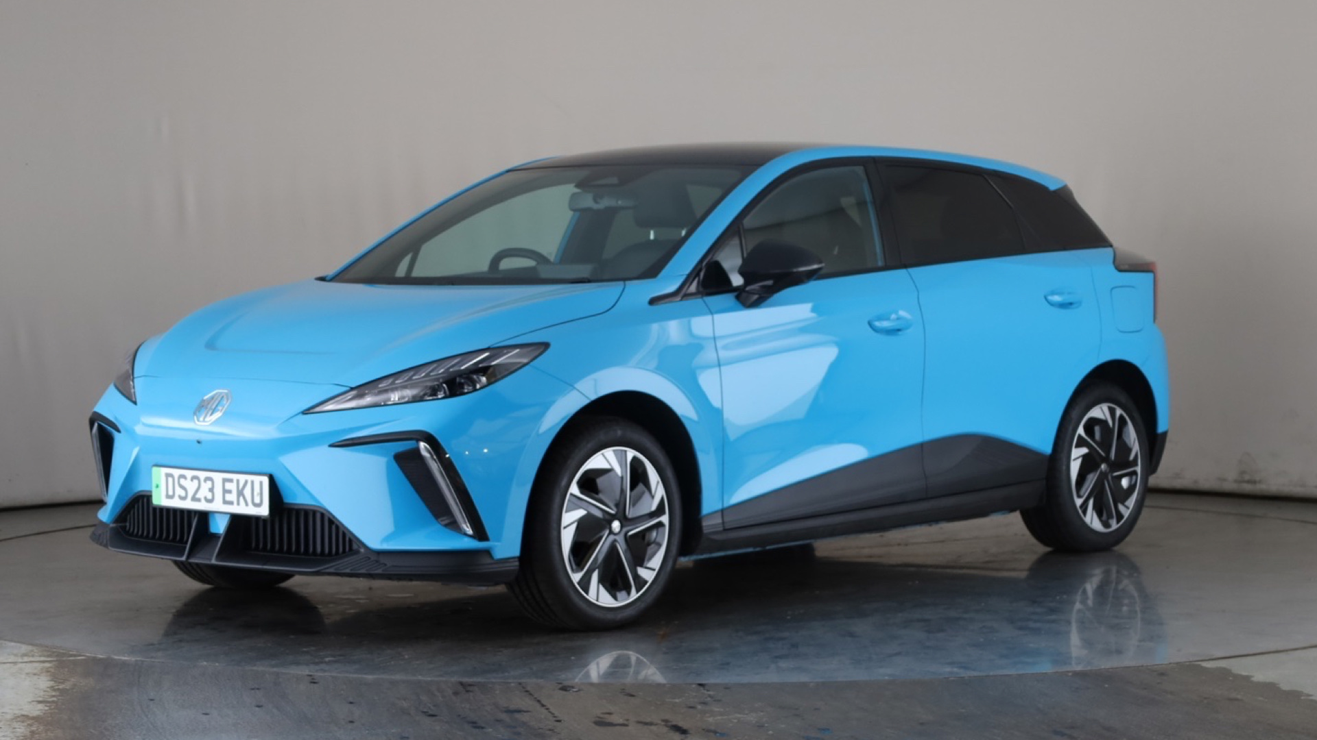 150kW Trophy EV Long Range 64kWh 5dr Auto