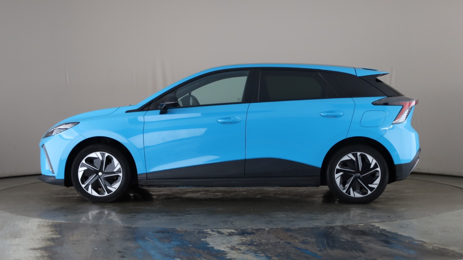 150kW Trophy EV Long Range 64kWh 5dr Auto [2023]