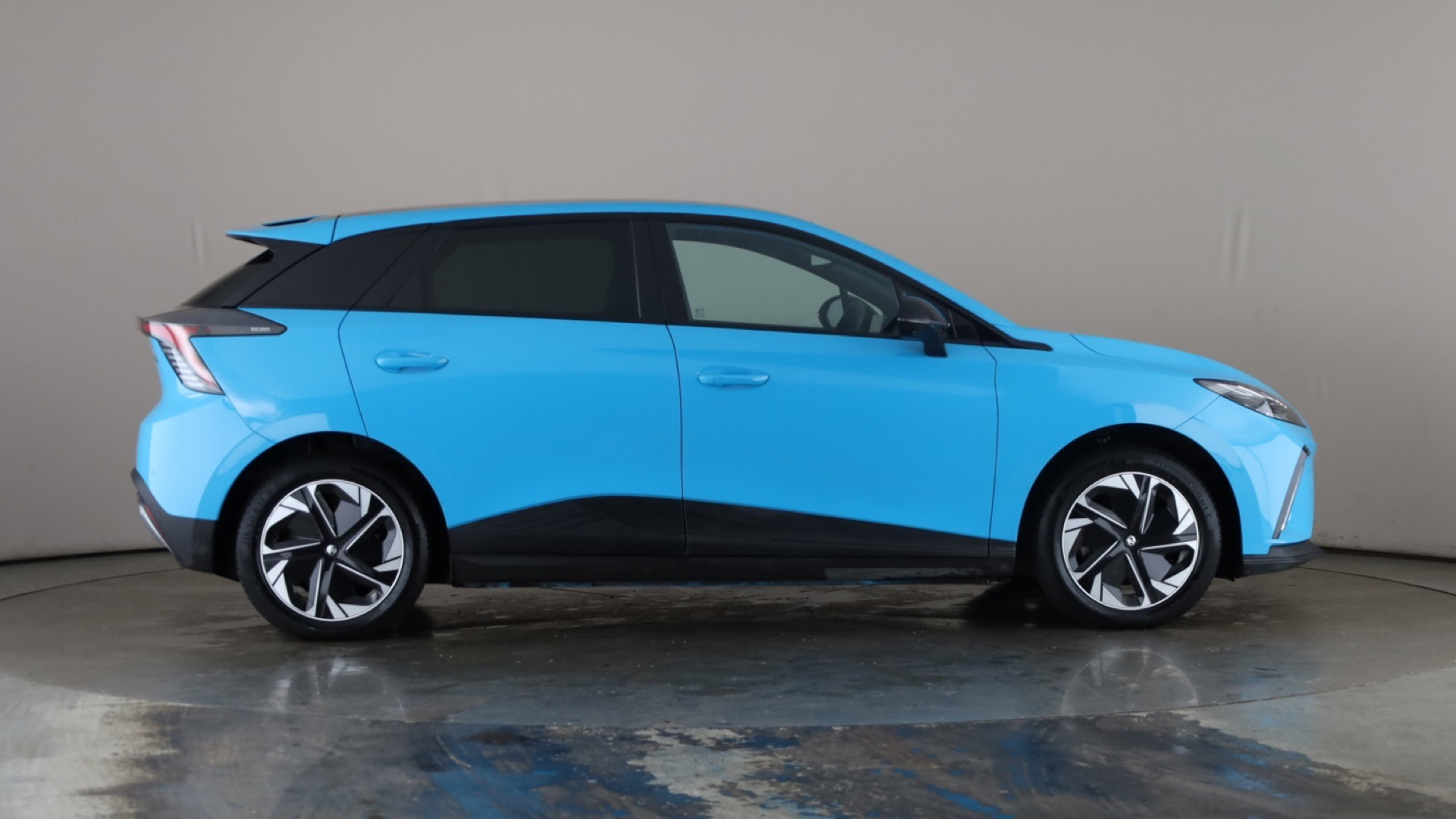 4027554 150kW Trophy EV Long Range 64kWh 5dr Auto