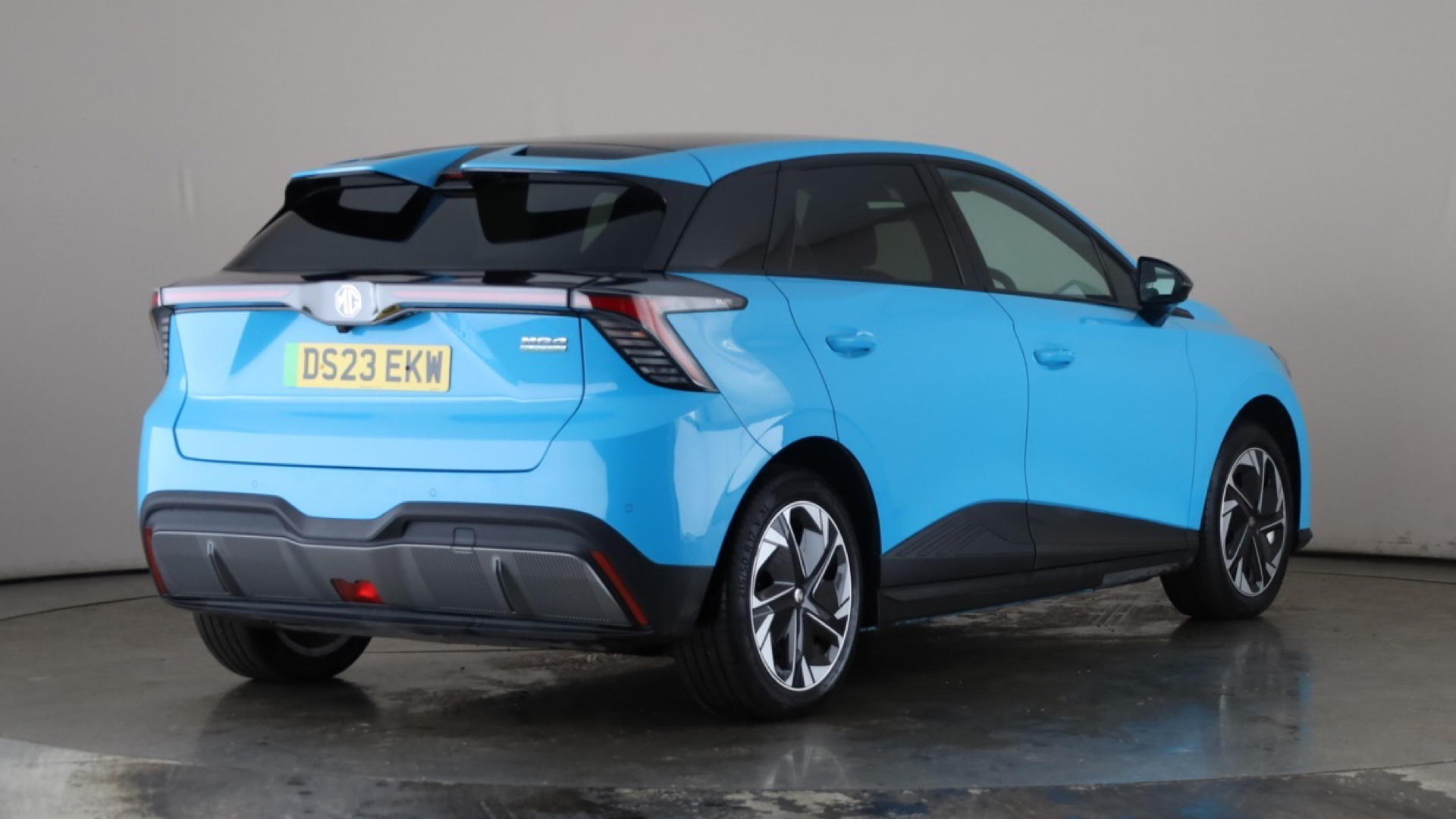 4027554 150kW Trophy EV Long Range 64kWh 5dr Auto