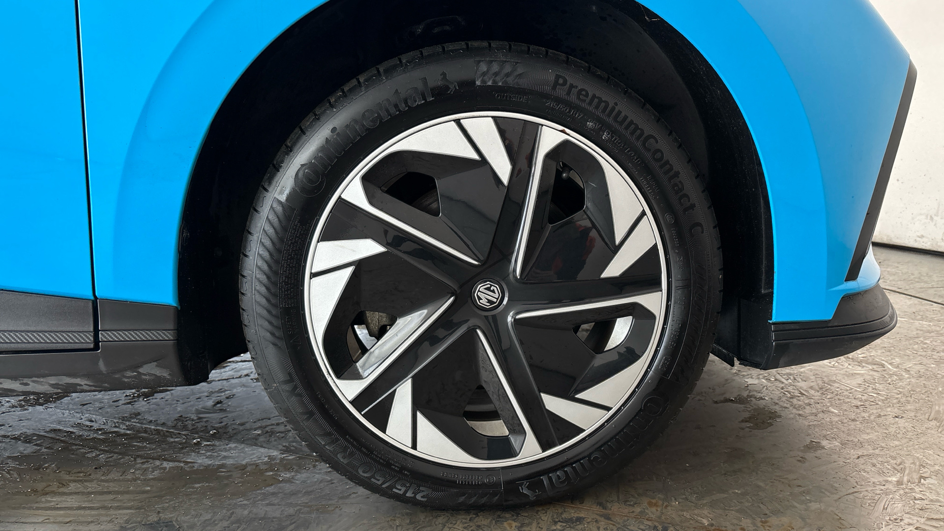 4027554 150kW Trophy EV Long Range 64kWh 5dr Auto