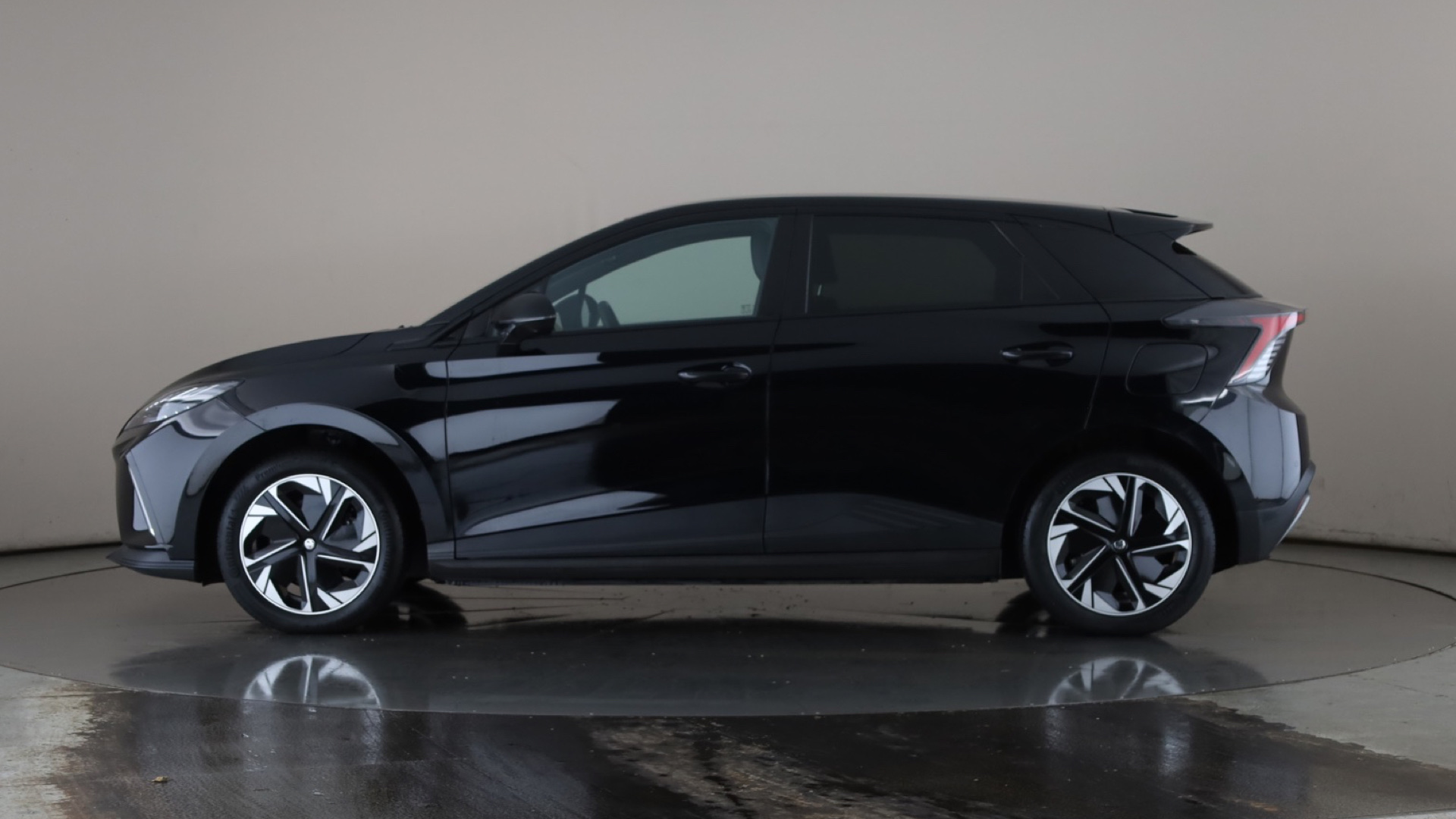 150kW Trophy EV Long Range 64kWh 5dr Auto