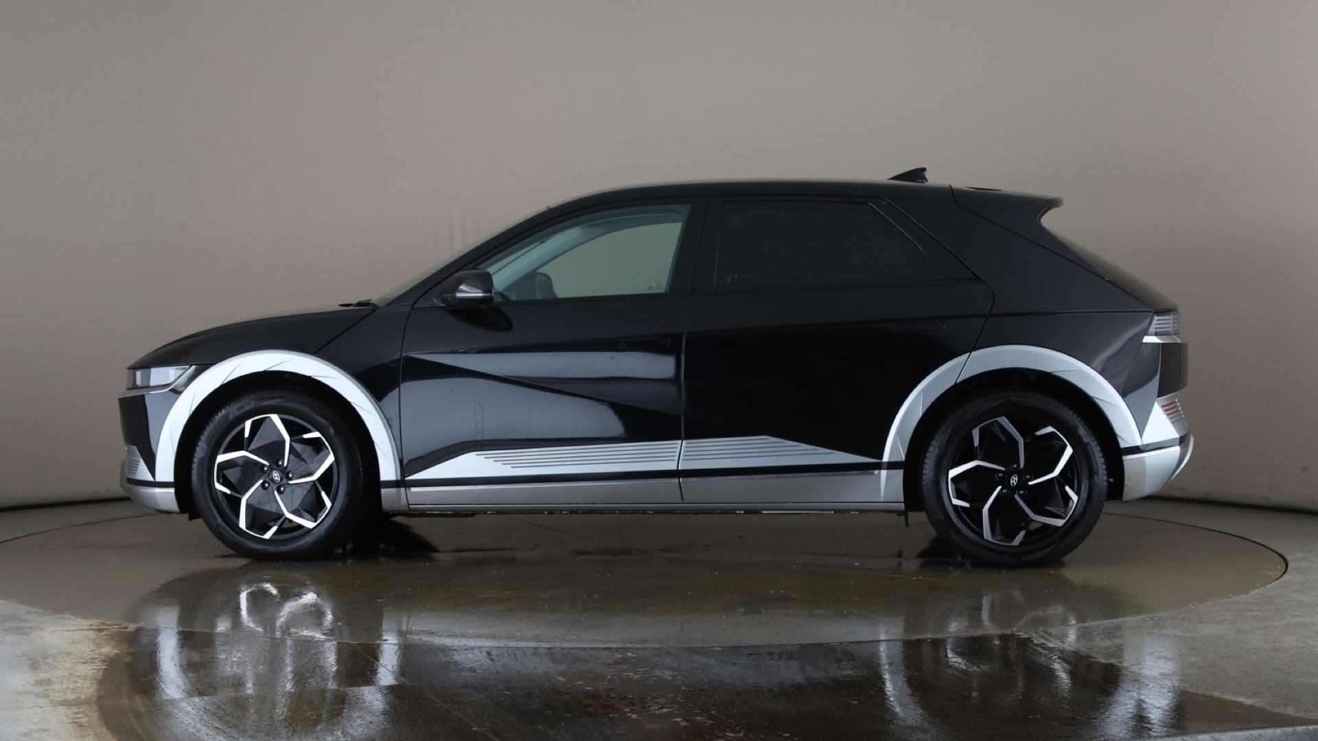 4057858 125kW Ultimate 58 kWh 5dr Auto