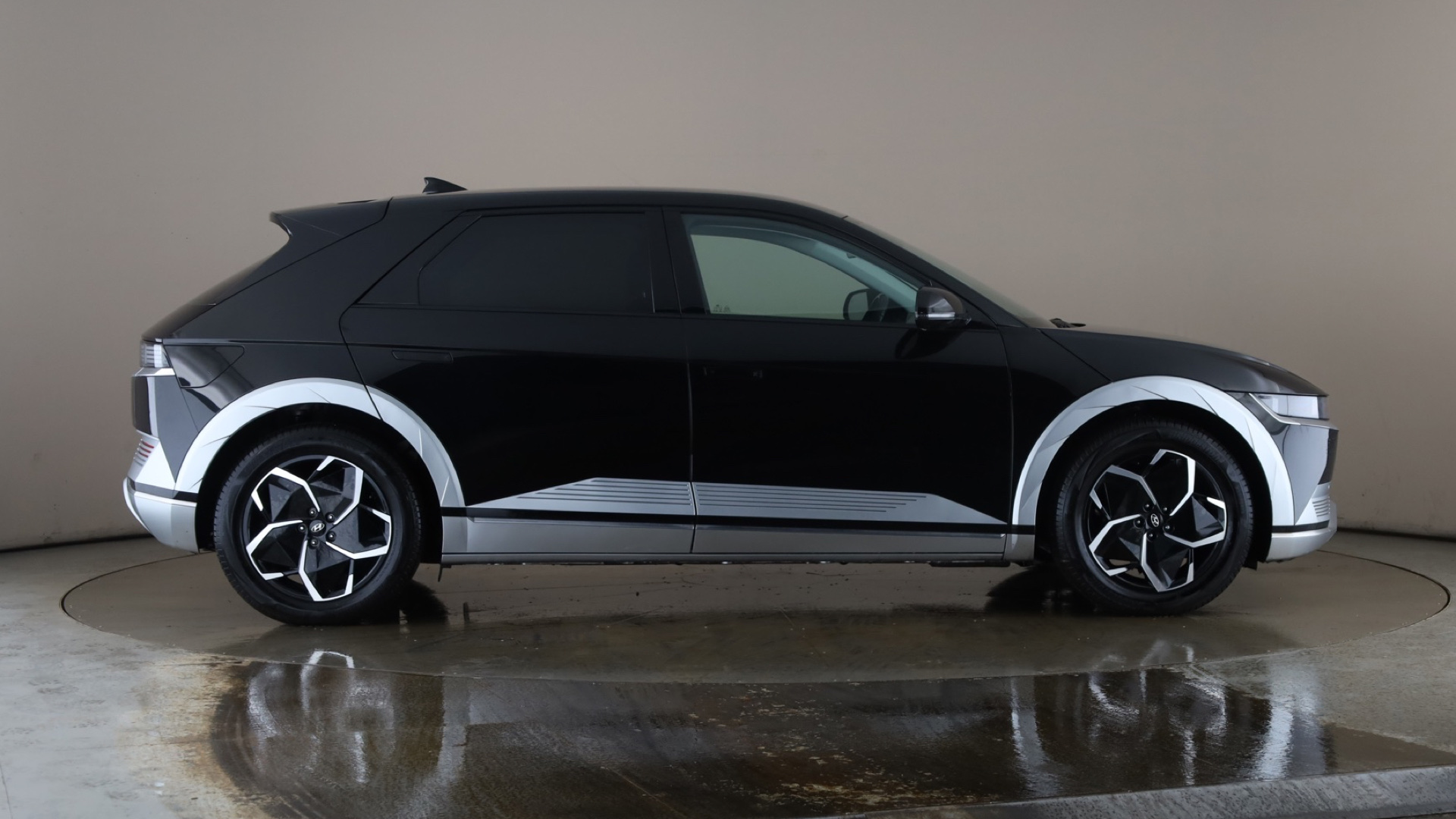 4057858 125kW Ultimate 58 kWh 5dr Auto