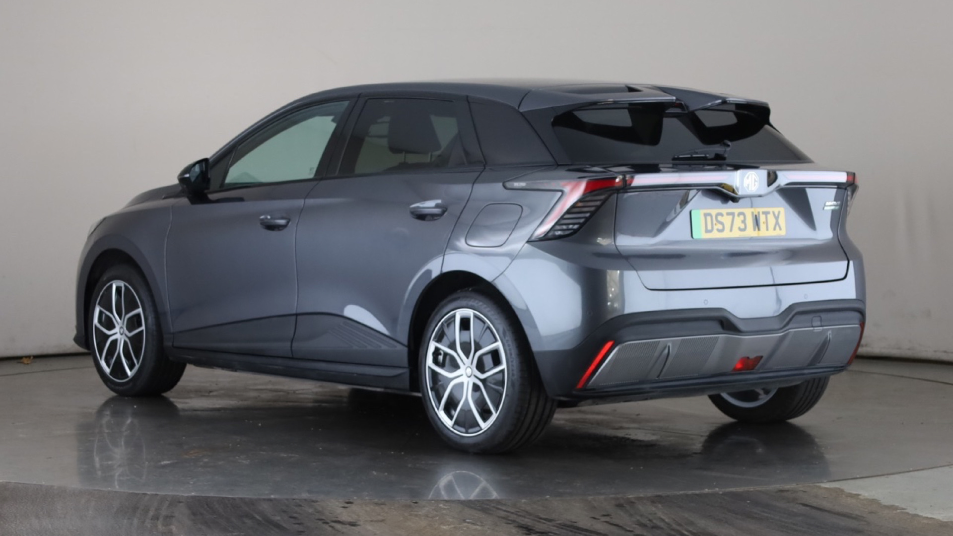 150kW Trophy EV Long Range 64kWh 5dr Auto